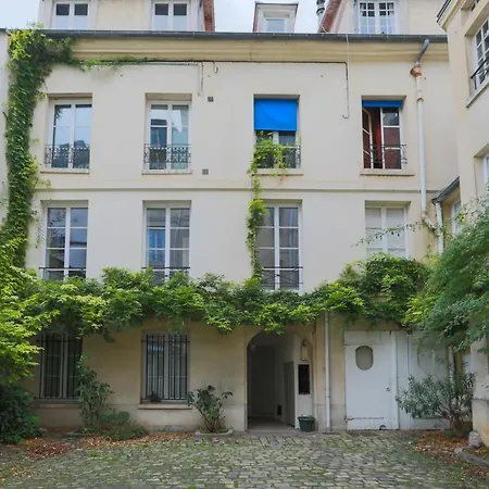 Neuf Charme & Calme Versailles