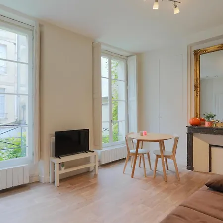 Neuf Charme & Calme Apartment *